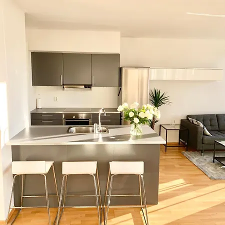 Central, Modern And Stunning View شقة *